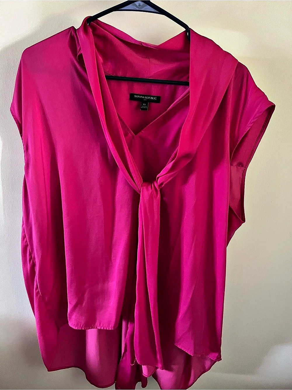 Banana Republic Tie-Neck Blouse in Pink XL